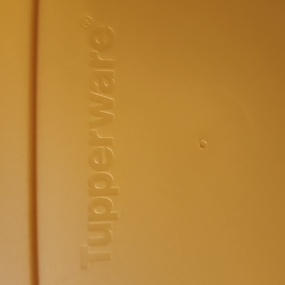 22 Plastic Tupperware Set Brand New. Never Used. 1 Stack Is 450ML And 1.1 Liter - Picture 2 of 4